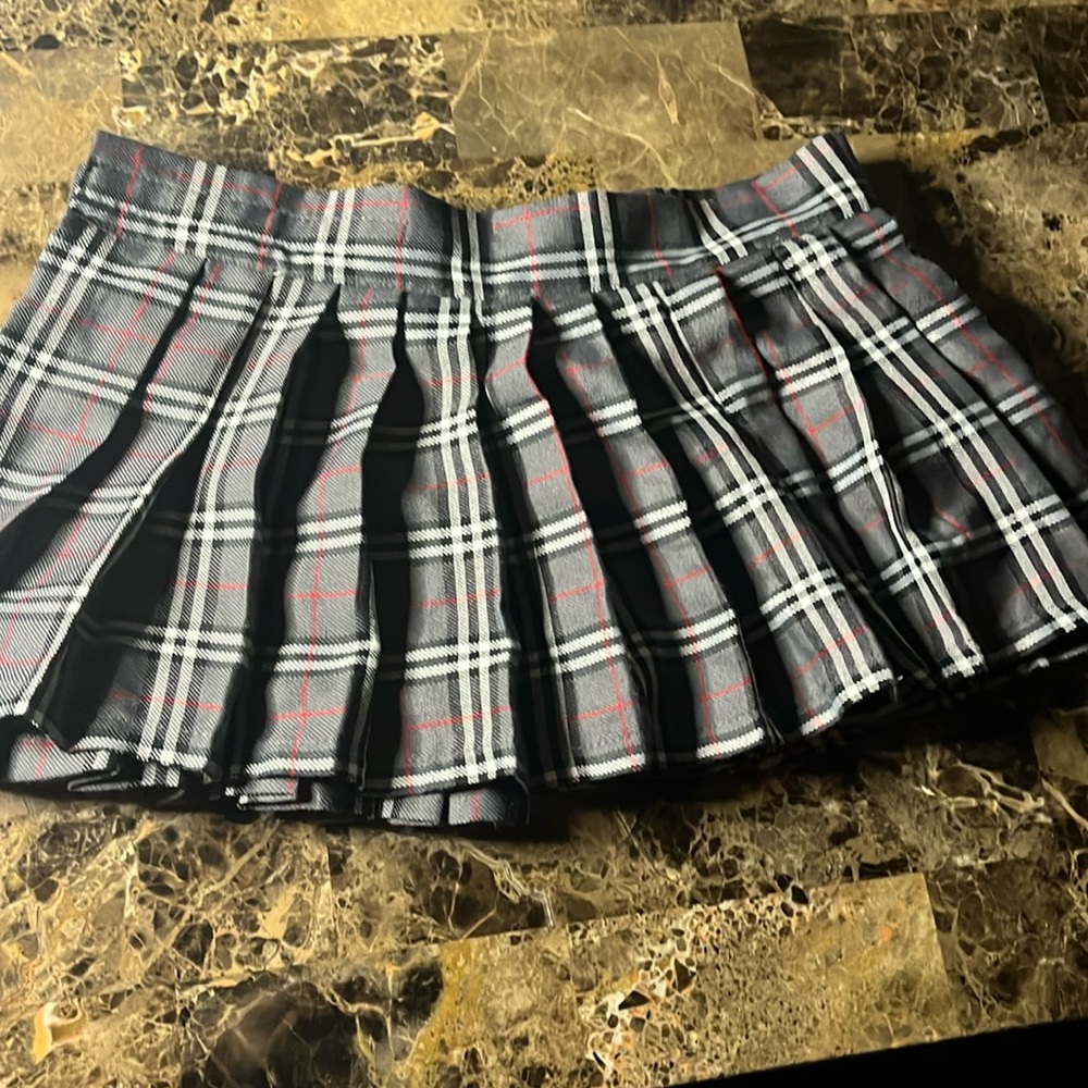Adjustable Velcro waist mini skirt with match ing tie
